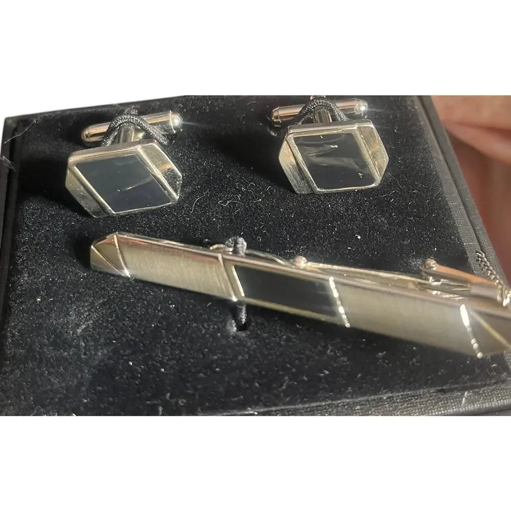 Manzini New York Set of Cuff Links and Tie Bar Silver and Black NWB